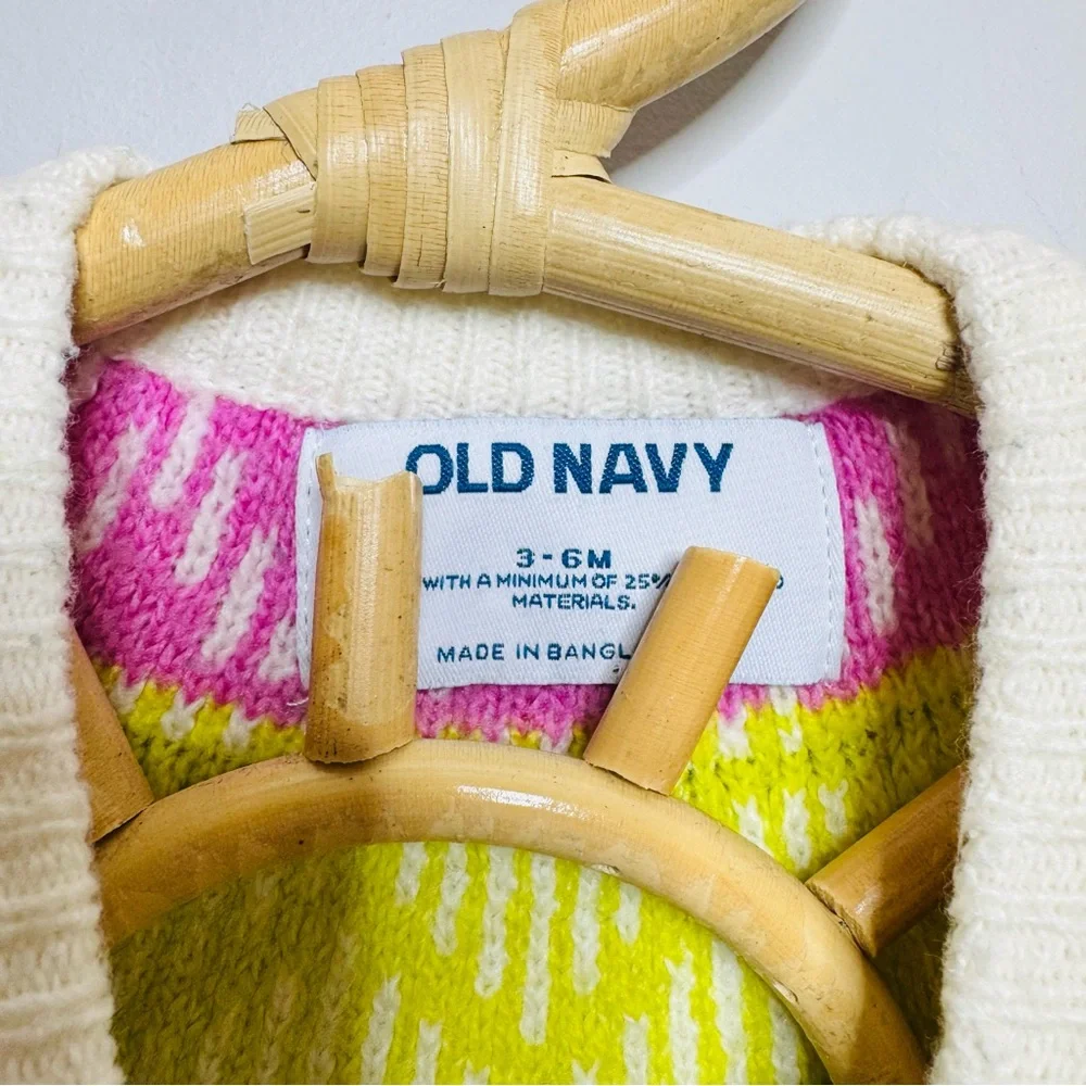 Old Navy White and Green Patterned Kids Footie